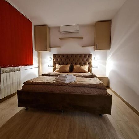 Luxury Panoramic Apartment Орадя Екстер'єр фото