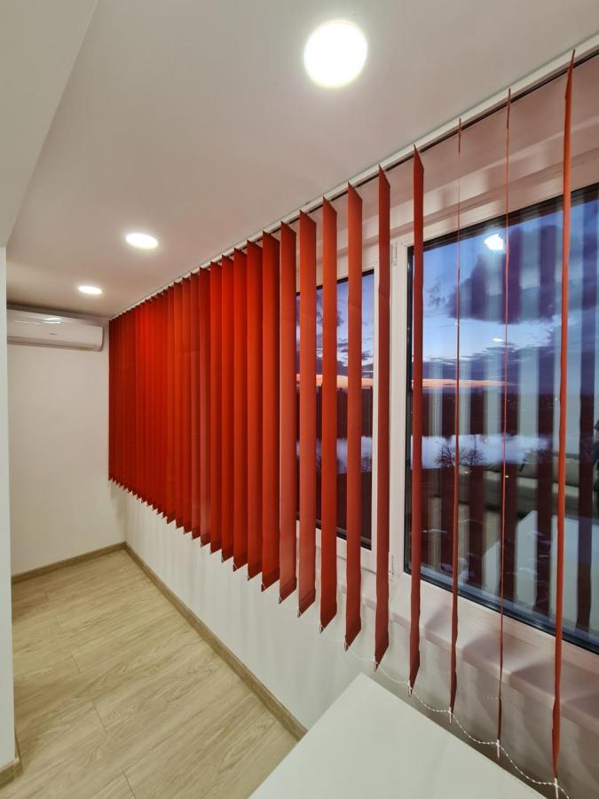Luxury Panoramic Apartment Орадя Екстер'єр фото