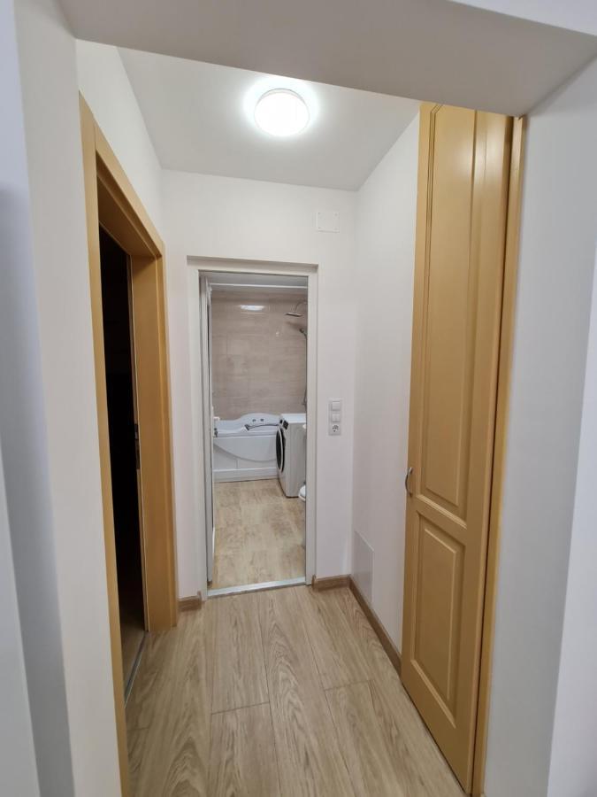 Luxury Panoramic Apartment Орадя Екстер'єр фото