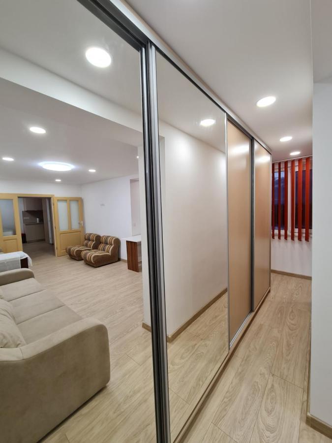 Luxury Panoramic Apartment Орадя Екстер'єр фото
